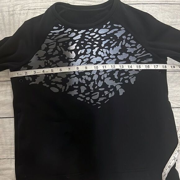 Lululemon
Snapshot Crew Reflective Crewneck Sweatshirt Black Pockets - Picture 5 of 7